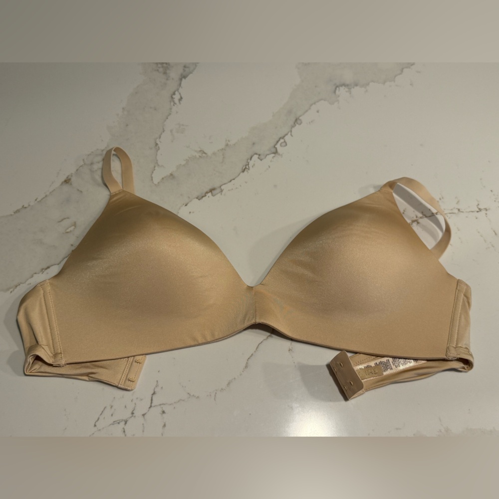 SKIMS Wireless Form T-Shirt Demi Women’s Bra; 38D Sand NWOT